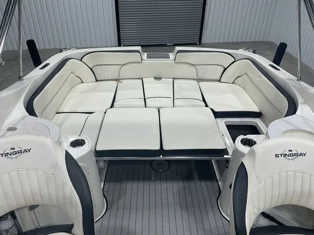Slide: The Image of Stingray 250 LR 2020 - 20