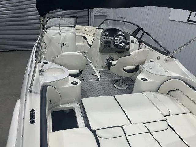 Slide: The Image of Stingray 250 LR 2020 - 21