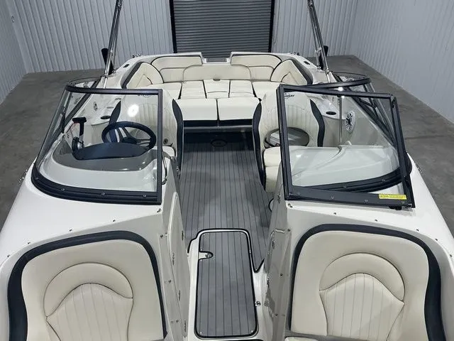 Slide: The Image of Stingray 250 LR 2020 - 9