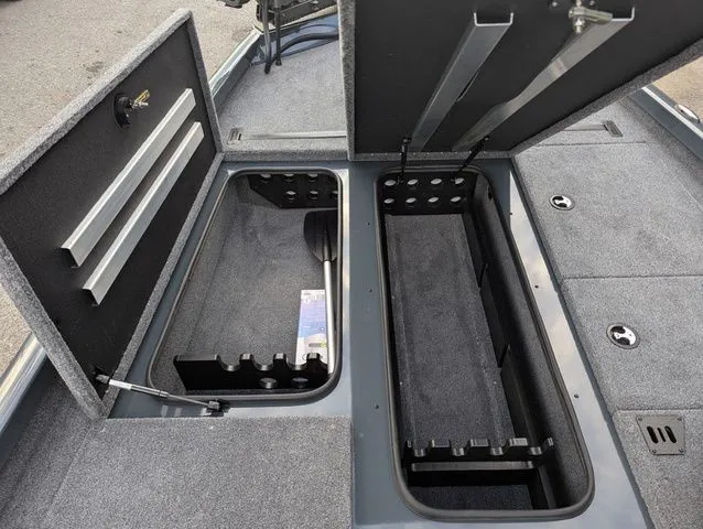 Slide: The Image of Ranger RT198P 2022 - 8