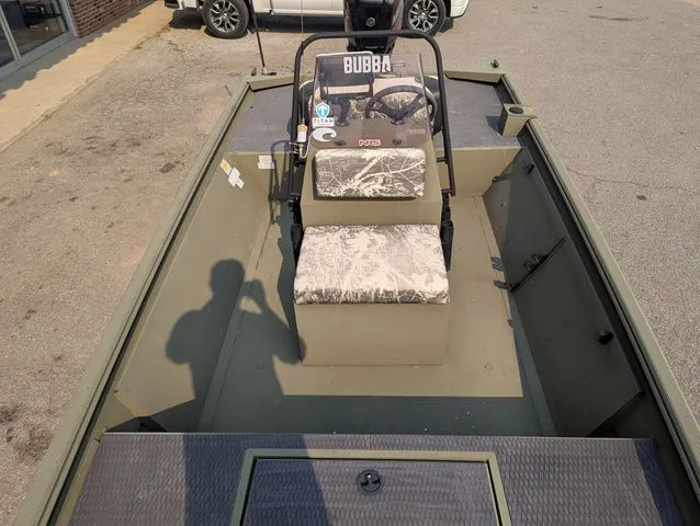 Slide: The Image of Lowe Roughneck 1860 2018 - 7