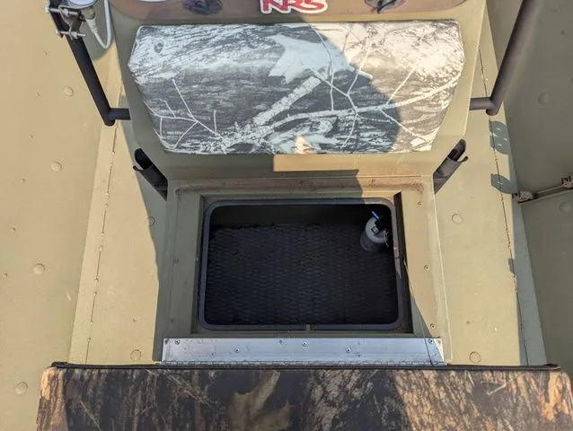 Slide: The Image of Lowe Roughneck 1860 2018 - 8