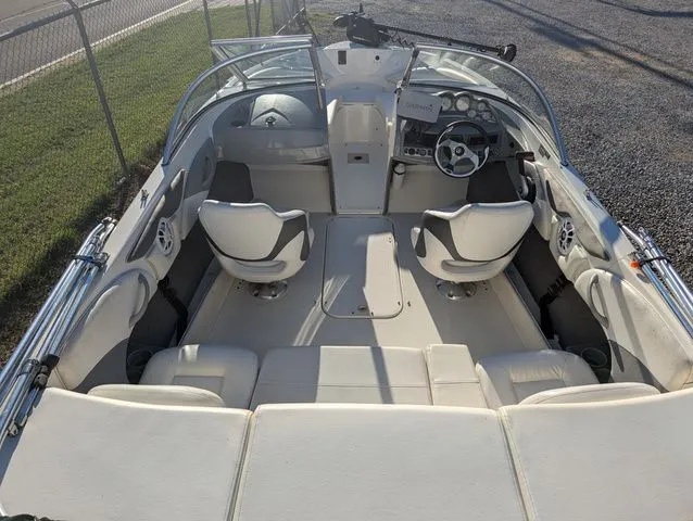 The Image of Bayliner 184 SF 2010 - 1