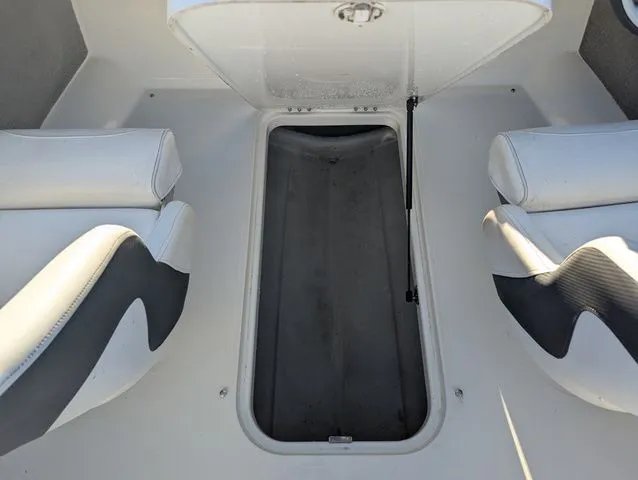 Slide: The Image of Bayliner 184 SF 2010 - 8