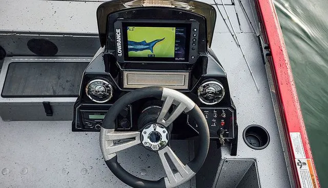 Slide: The Image of Lowe Stinger 175C 2026 - 3