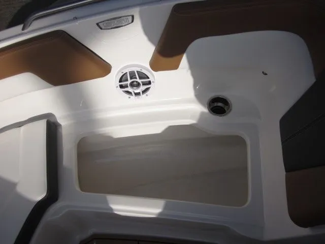 Slide: The Image of Chaparral 23 SSI SPORT 2026 - 15