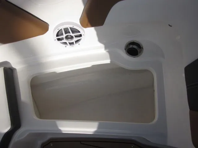 Slide: The Image of Chaparral 23 SSI SPORT 2026 - 16