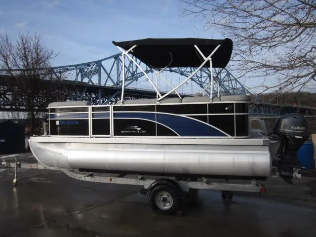 The Image of Bennington 18 L Series - 188 S 2022 - 1