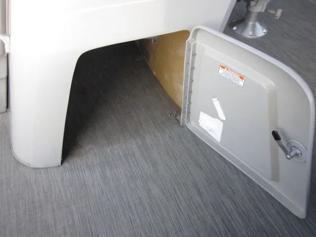 Slide: The Image of Bennington 18 L Series - 188 S 2022 - 10