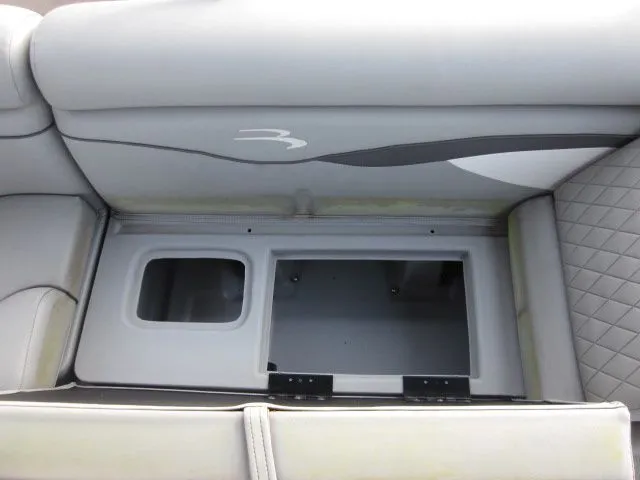 Slide: The Image of Bennington 18 L Series - 188 S 2022 - 12