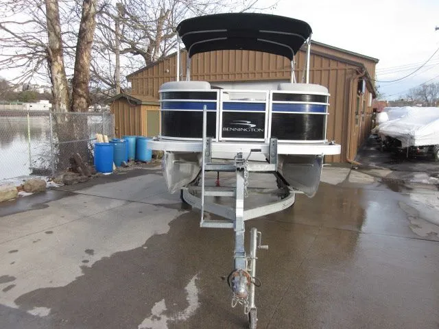 Slide: The Image of Bennington 18 L Series - 188 S 2022 - 6