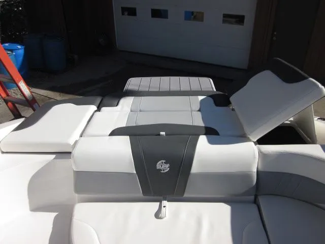 Slide: The Image of Chaparral 23 Surf 2023 - 32