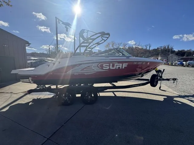 Slide: The Image of Chaparral 23 Surf 2023 - 6