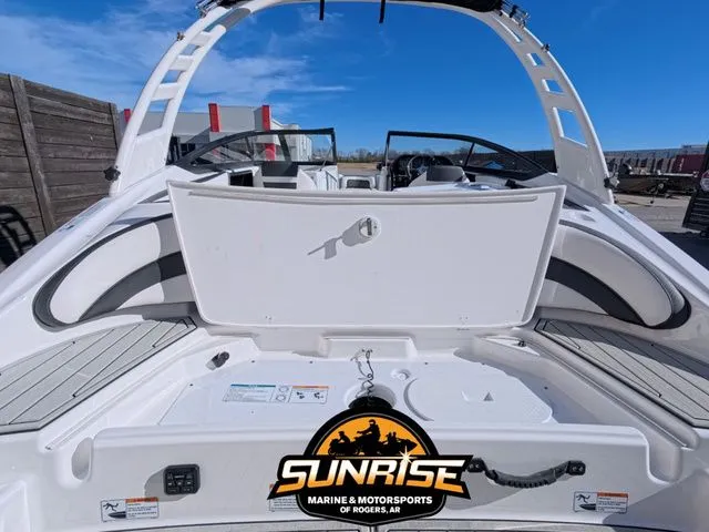 Slide: The Image of Yamaha 195S 2026 - 22