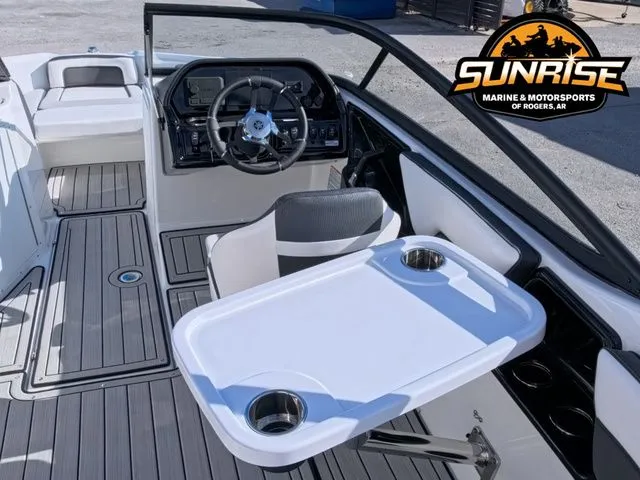 Slide: The Image of Yamaha 195S 2026 - 24