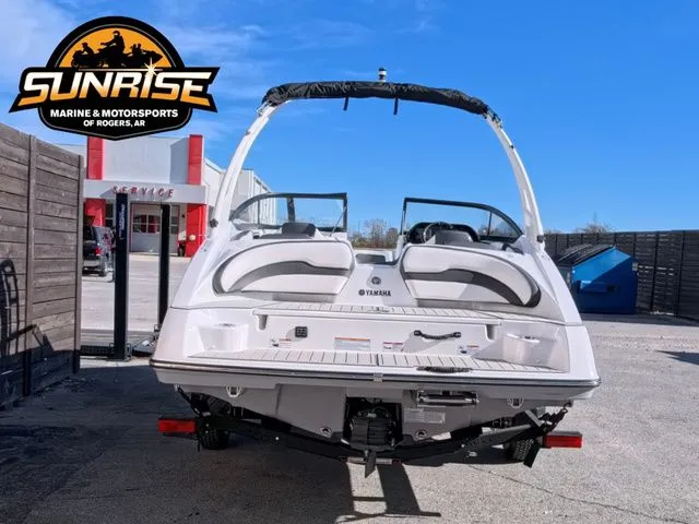 Slide: The Image of Yamaha 195S 2026 - 3