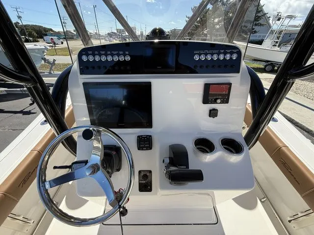 Slide: The Image of Pioneer 220 Bay Sport 2026 - 12