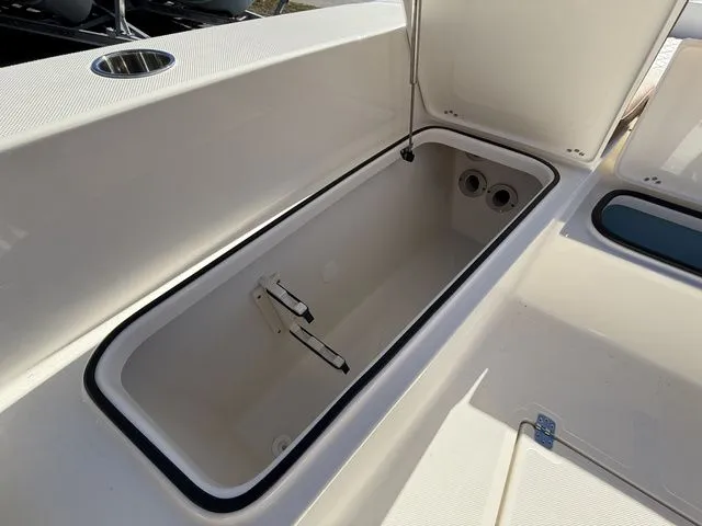 Slide: The Image of Pioneer 220 Bay Sport 2026 - 17