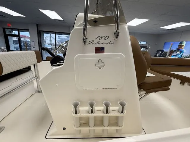 Slide: The Image of Pioneer 180 Islander 2026 - 13