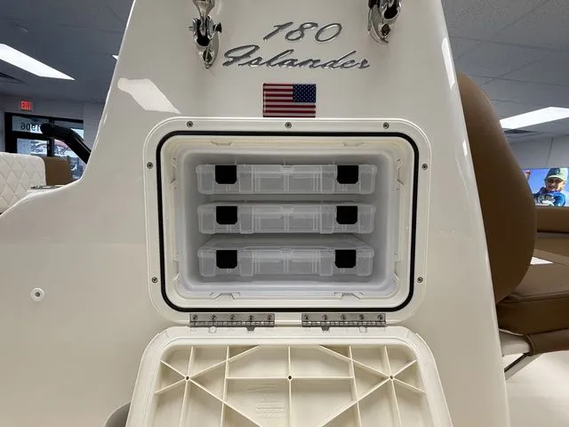 Slide: The Image of Pioneer 180 Islander 2026 - 14