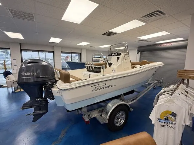 Slide: The Image of Pioneer 180 Islander 2026 - 4