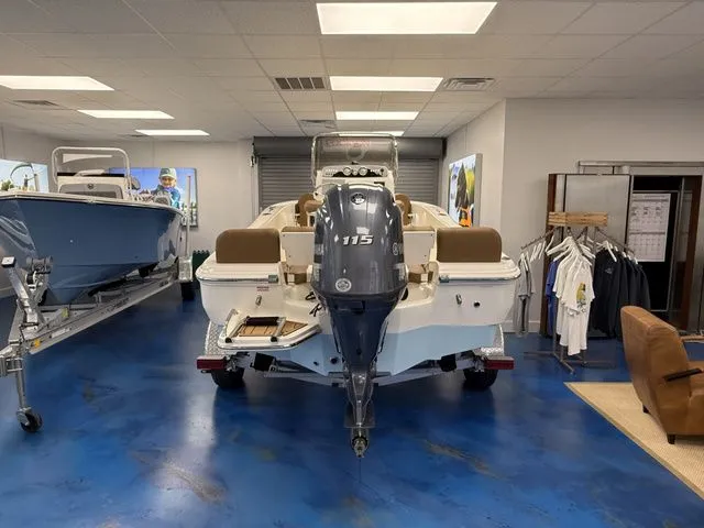 Slide: The Image of Pioneer 180 Islander 2026 - 5