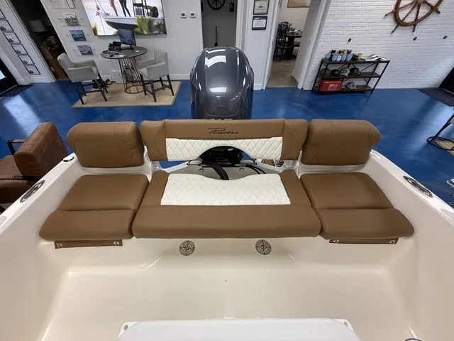 Slide: The Image of Pioneer 180 Islander 2026 - 8