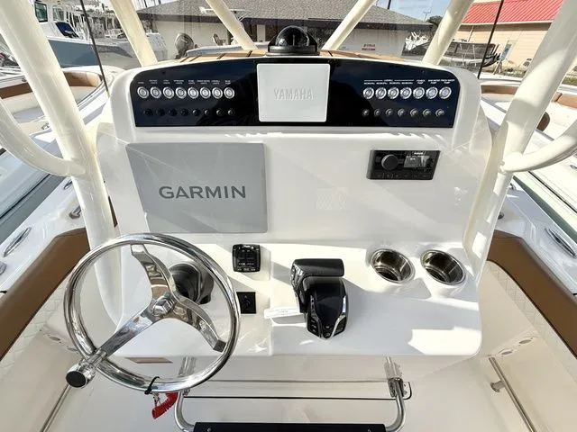 Slide: The Image of Pioneer 222 Sportfish 2026 - 10