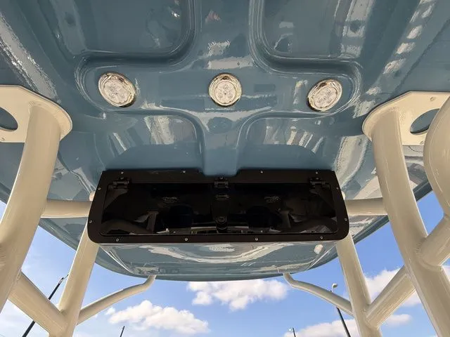 Slide: The Image of Pioneer 222 Sportfish 2026 - 11