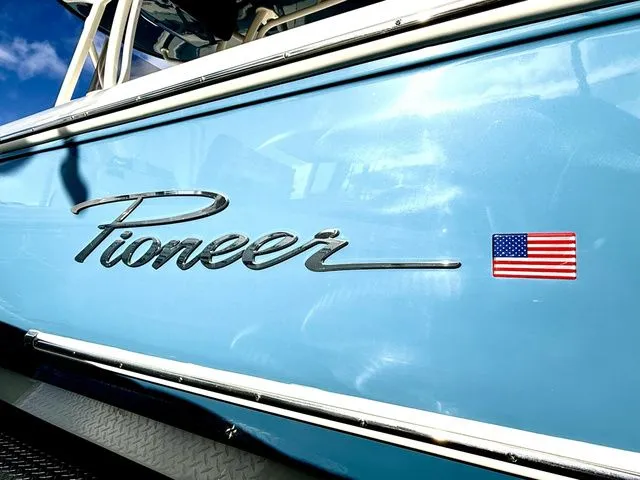 Slide: The Image of Pioneer 222 Sportfish 2026 - 16