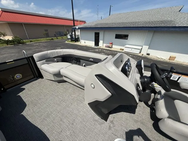 Slide: The Image of Barletta Aria A22QC 2026 - 14