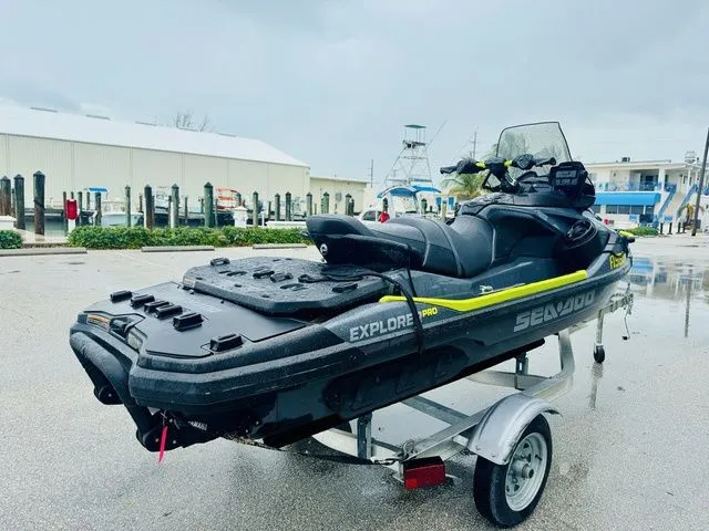 Slide: The Image of Sea-Doo EXPLORER PRO 170 TECH 2023 - 9