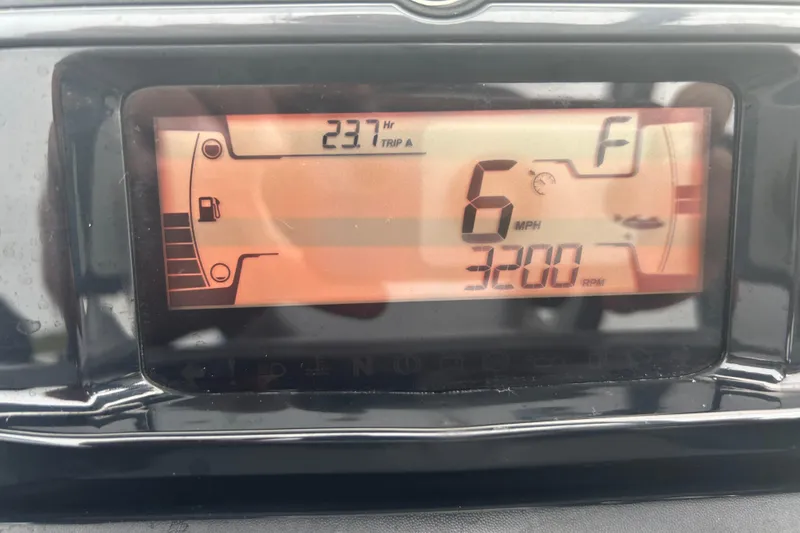 Slide: The Image of Dashboard of 2023 Sea-Doo Switch Cruise 21 showing 6 MPH and 3200 RPM. - 18