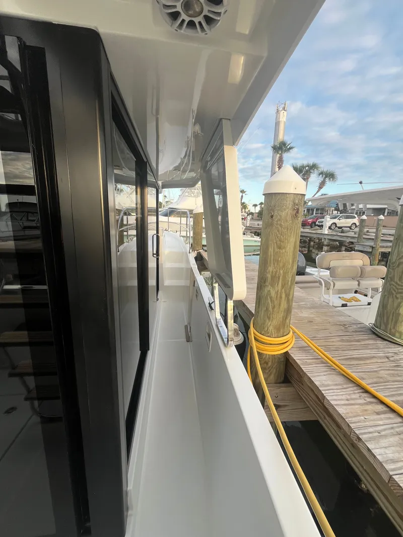 Slide: The Image of Beneteau Swift Trawler 30 2016 - 24