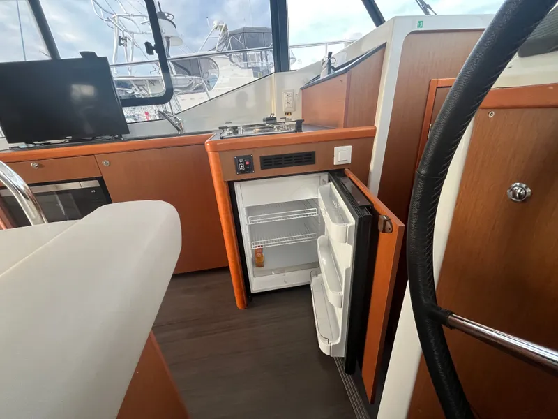 Slide: The Image of Beneteau Swift Trawler 30 2016 - 6