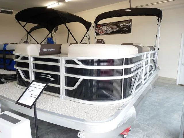 Slide: The Image of Bennington 168SL 2026 - 4