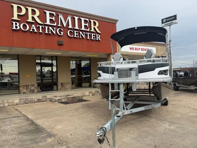 Slide: The Image of Avalon Venture 85 Rear Fish - 21' 2026 - 3