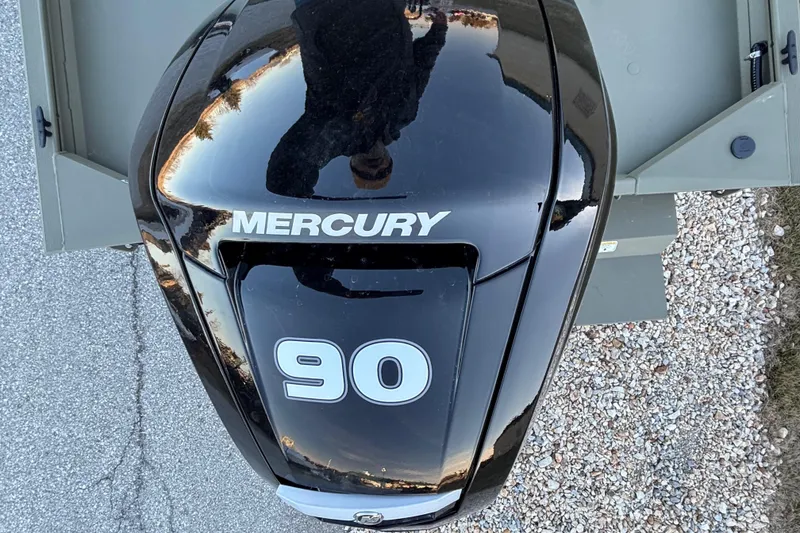 Slide: The Image of Tracker Grizzly 1860 CC 2026 - 59