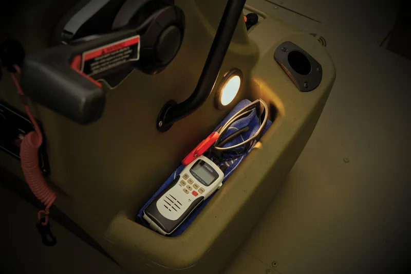 Slide: The Image of Tracker Grizzly 2072 CC Sportsman Kicker 2025 - 65