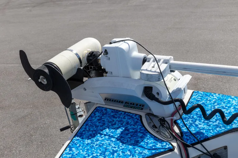 Slide: The Image of 2018 Sea Chaser 23 LX Bay Runner with Minn Kota trolling motor. - 9