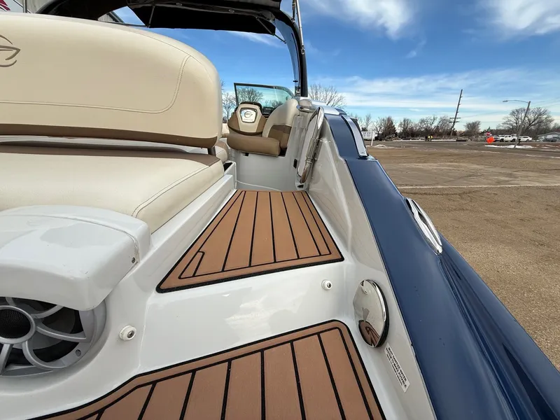 Slide: The Image of Crownline Boats 285SS 2016 - 10