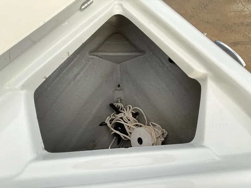 Slide: The Image of Crownline Boats 285SS 2016 - 13