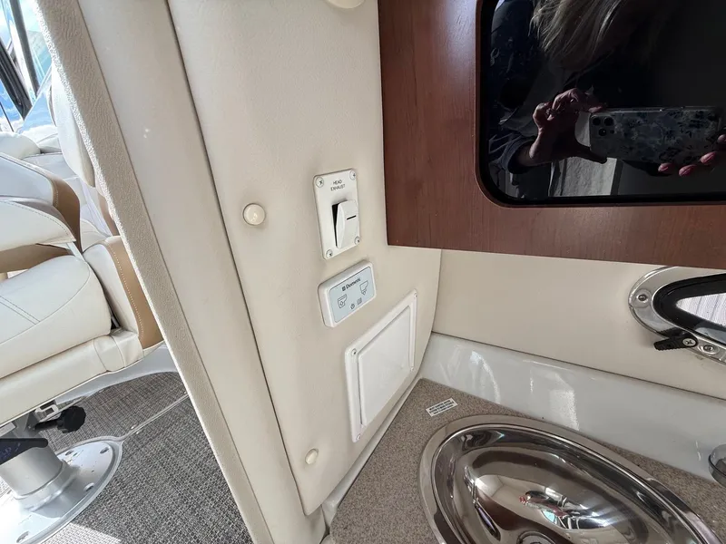 Slide: The Image of Crownline Boats 285SS 2016 - 18