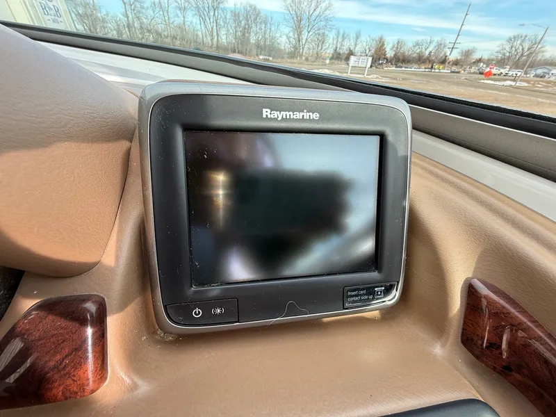 Slide: The Image of Crownline Boats 285SS 2016 - 19