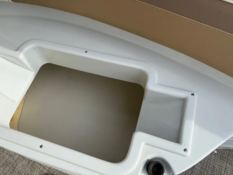 Slide: The Image of Crownline Boats 285SS 2016 - 32