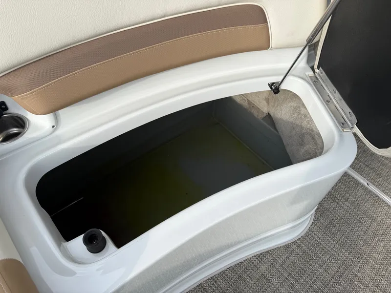 Slide: The Image of Crownline Boats 285SS 2016 - 33