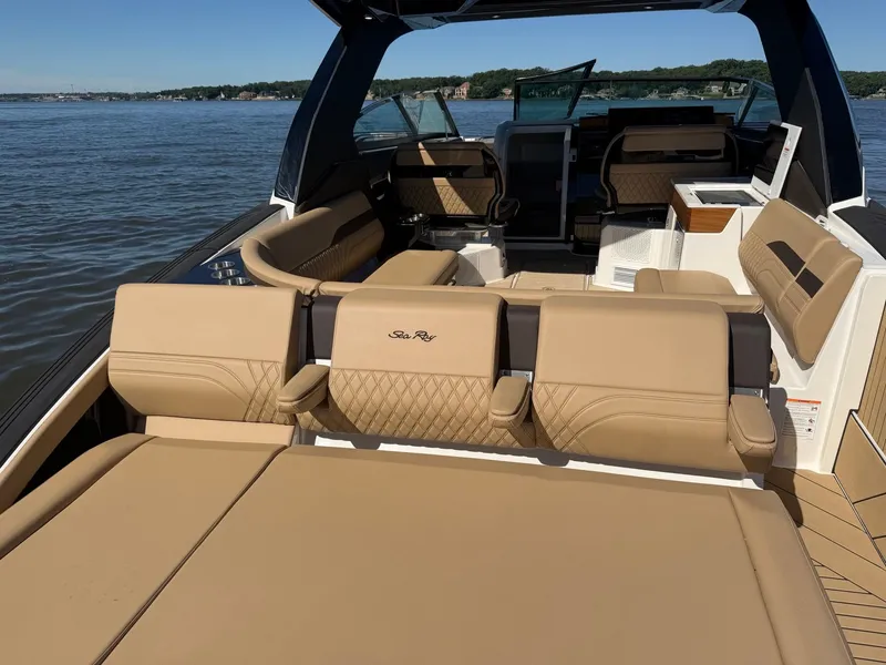 Slide: The Image of Sea Ray SLX 360 Outboard 2026 - 20