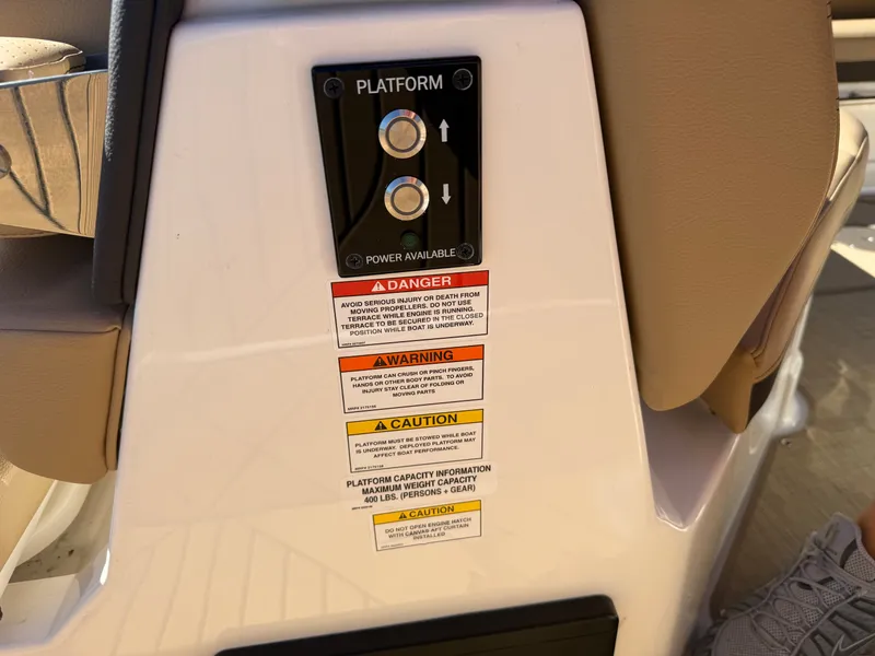 Slide: The Image of Sea Ray SLX 360 Outboard 2026 - 24