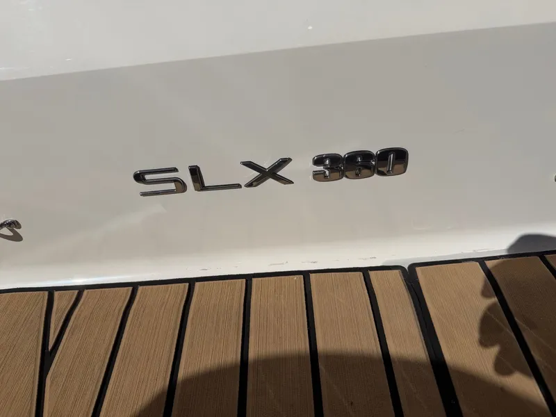 Slide: The Image of Sea Ray SLX 360 Outboard 2026 - 29