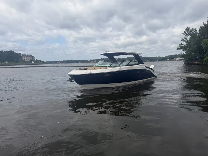 Slide: The Image of Sea Ray SLX 360 Outboard 2026 - 2